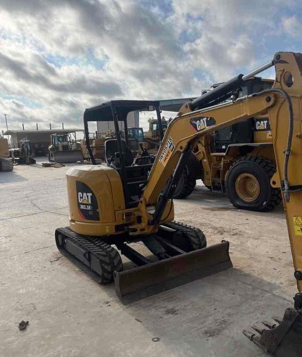 Cat 30350 CR Excavator