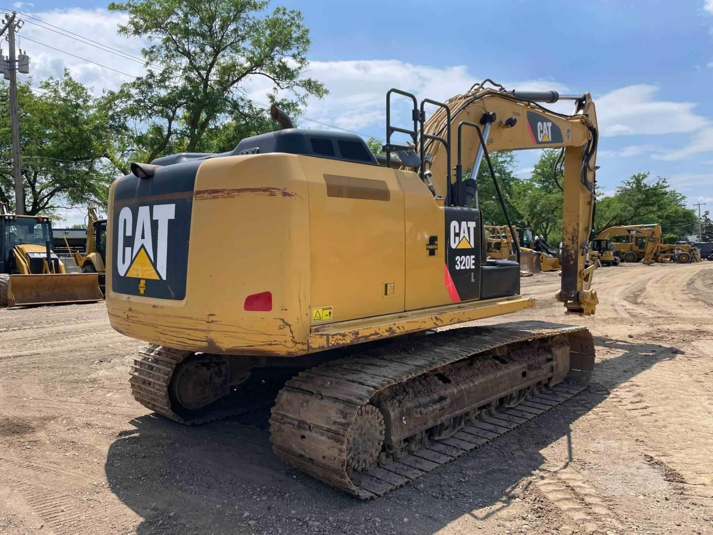 Caterpillar 320EL Excavator