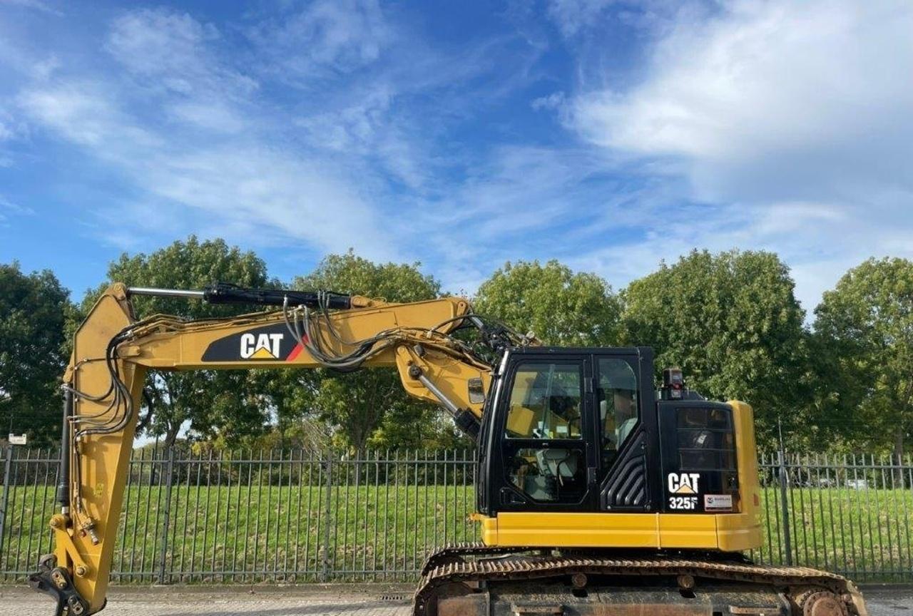 Deere 210G Excavator