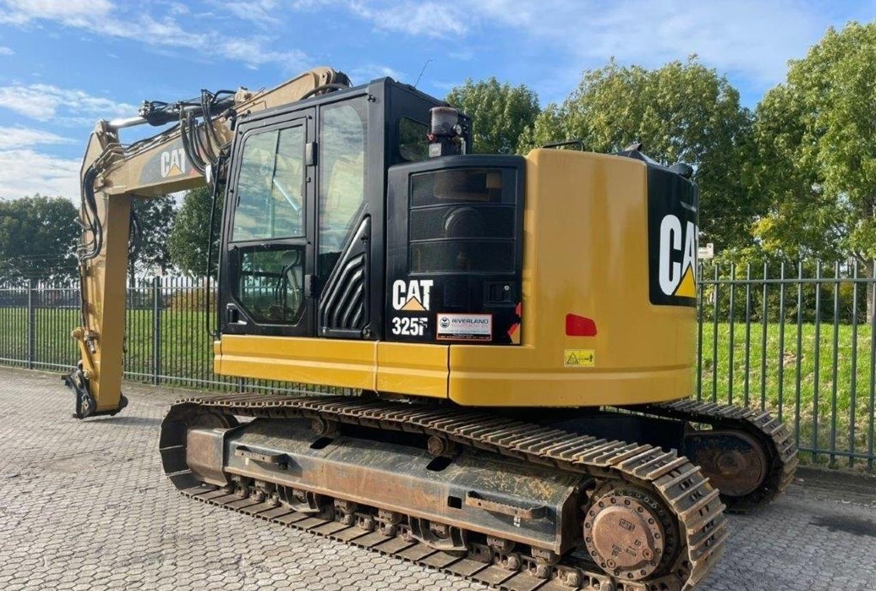 Deere 210G Excavator