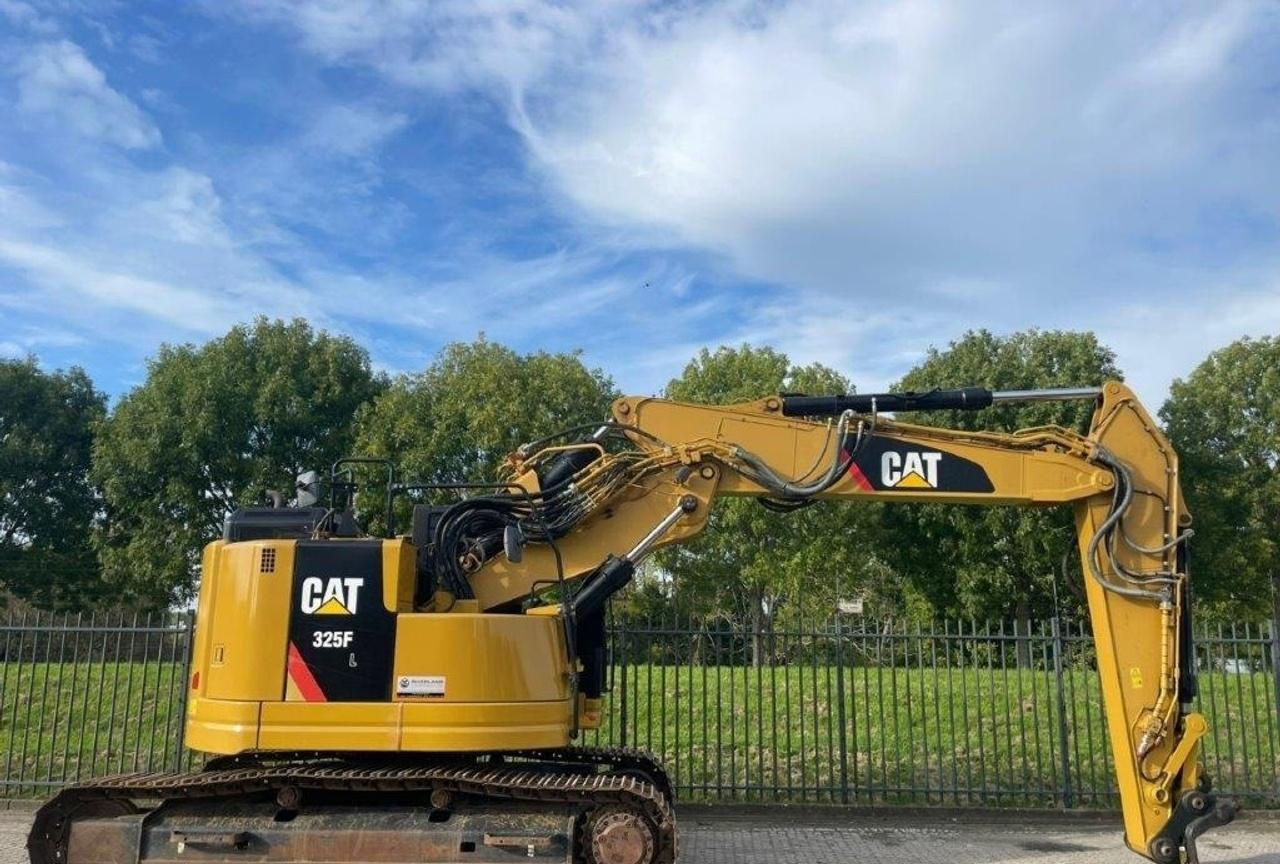 Deere 210G Excavator