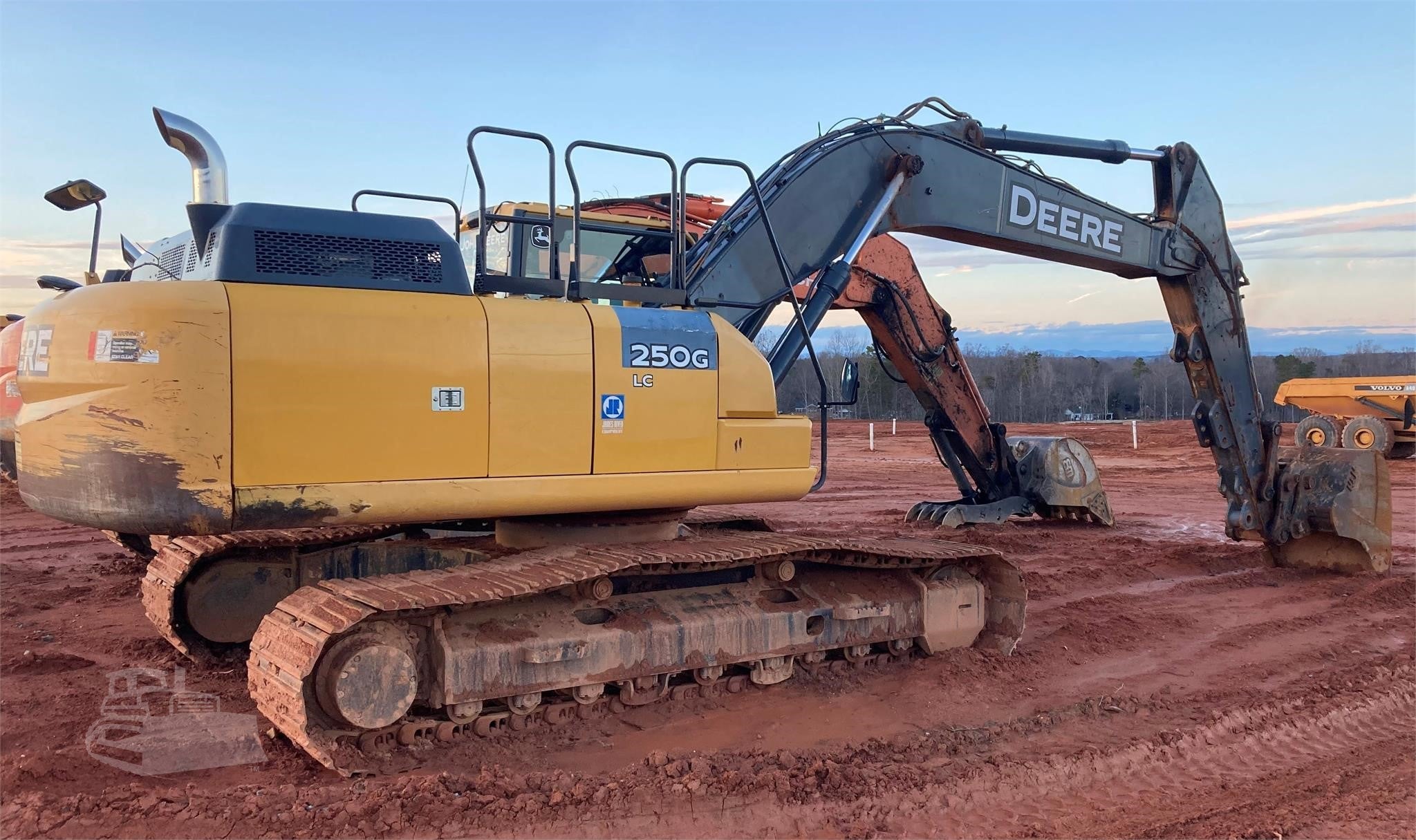 2016 Deere 250G Lc