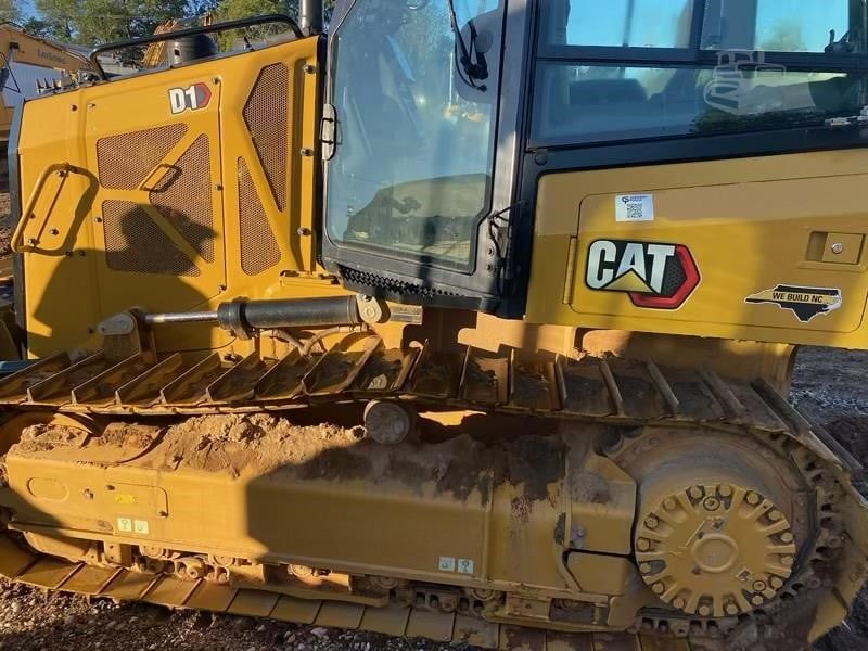 2022 Caterpillar D1