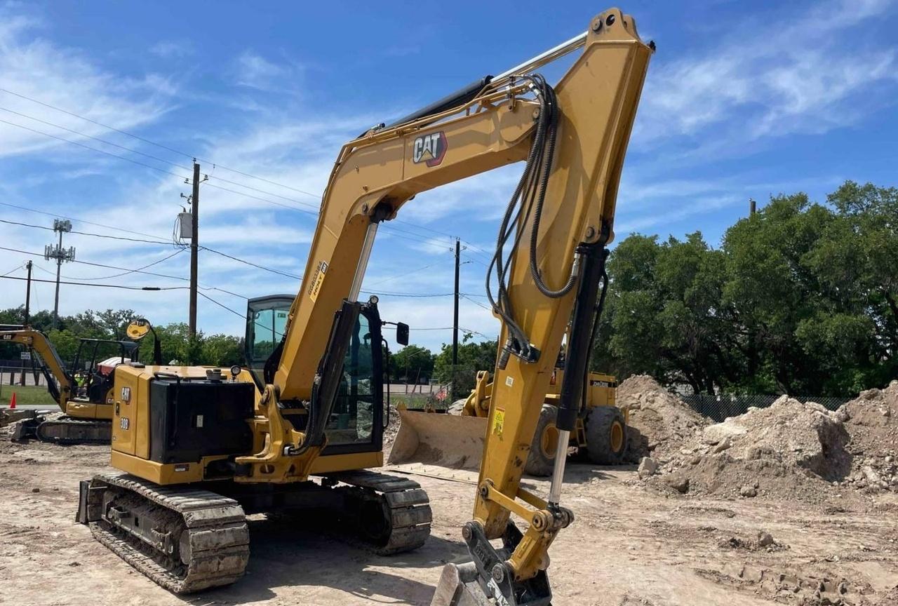 Cat 323 Excavator