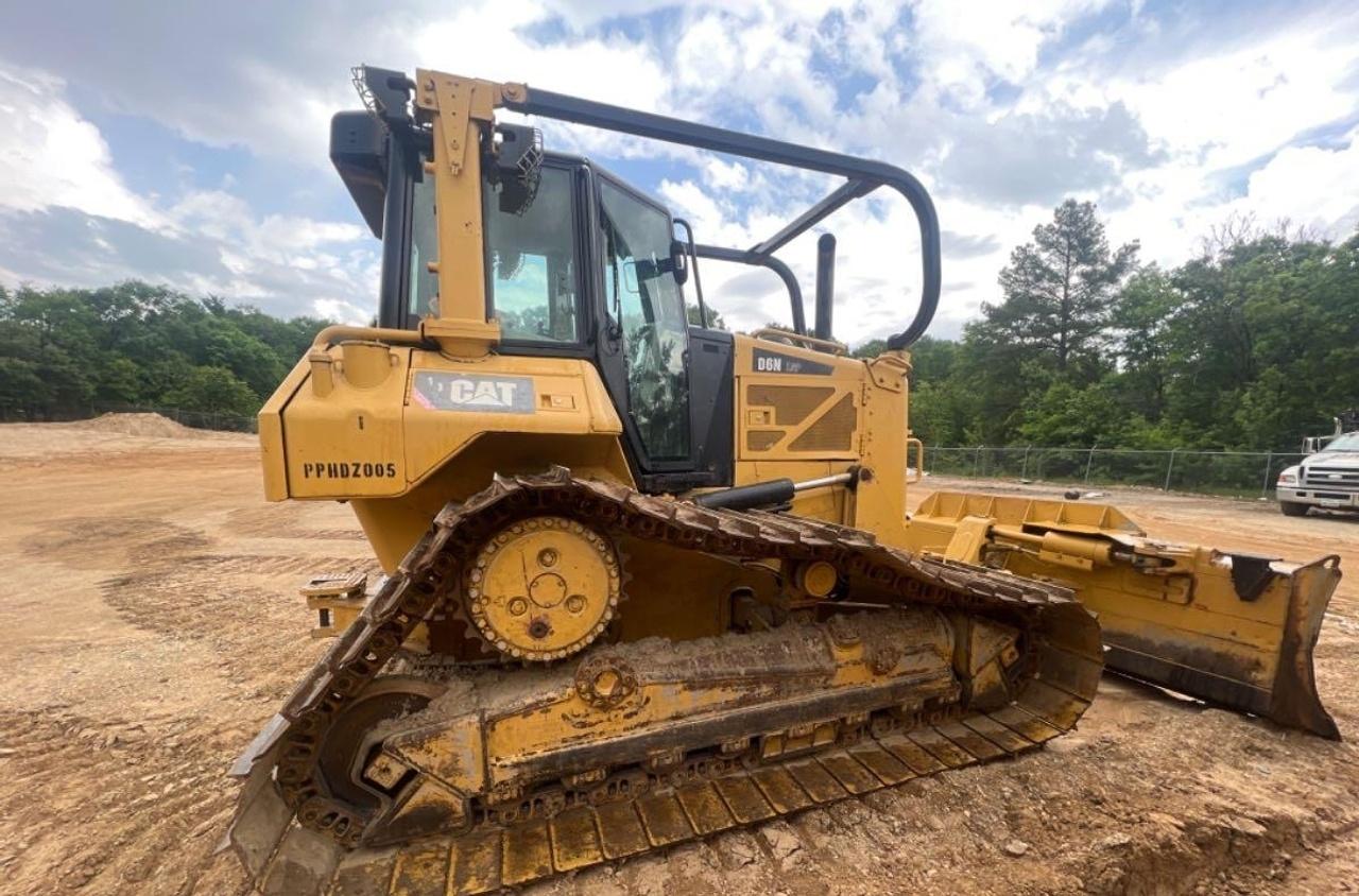 Cat D6N LGP Dozer