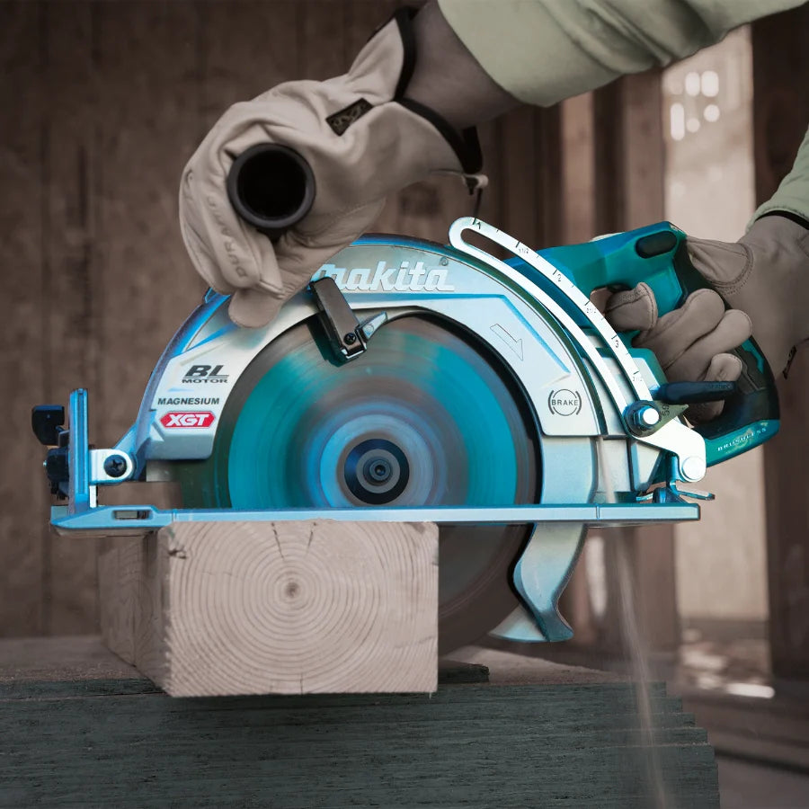 Makita GSR02M1 40V max XGT® Brushless Cordless Rear Handle 10‑1/4" Circular Saw Kit, AWS® Capable (4.0Ah)