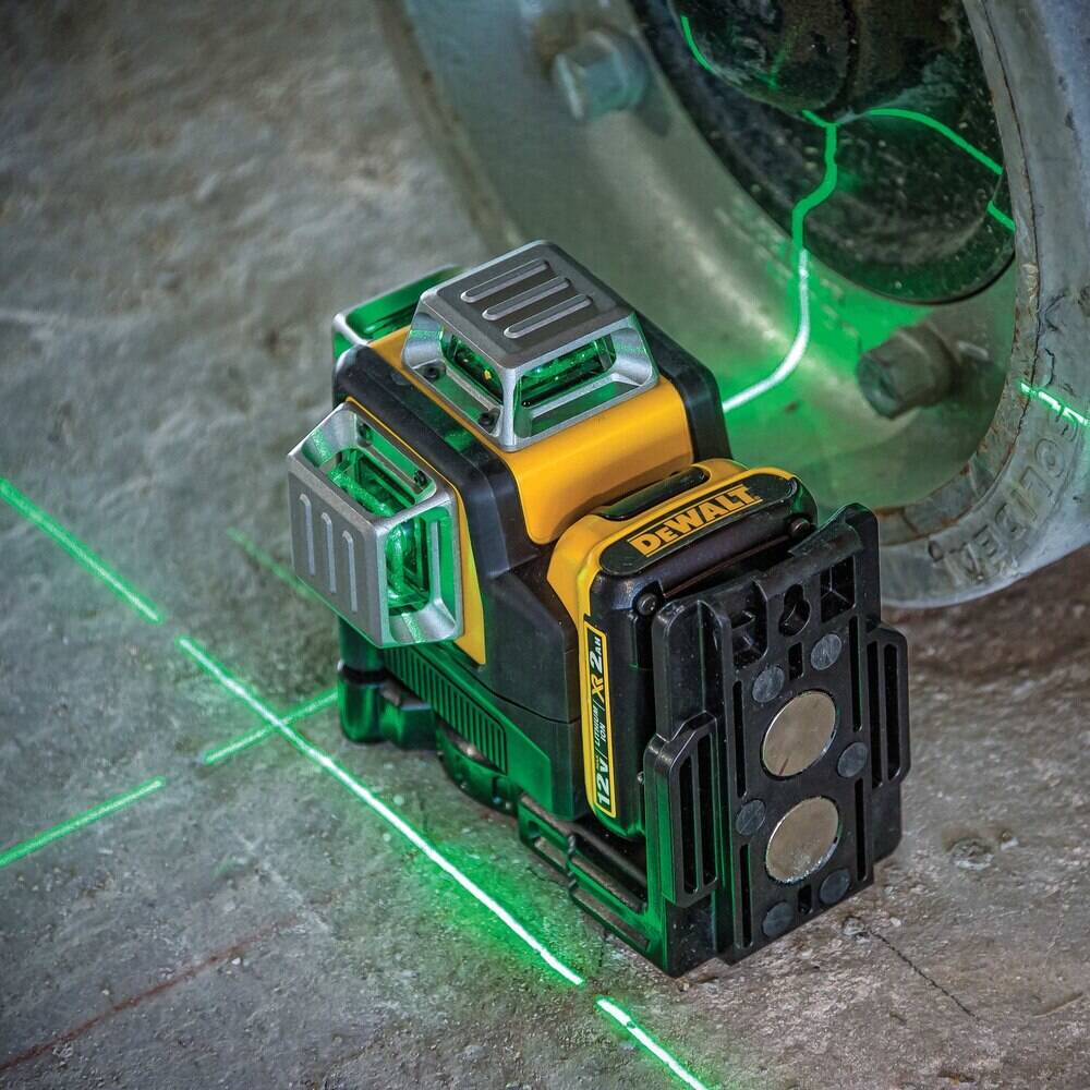 DEWALT DW089LG 12V MAX Line Laser 3 X 360 Green Yellow